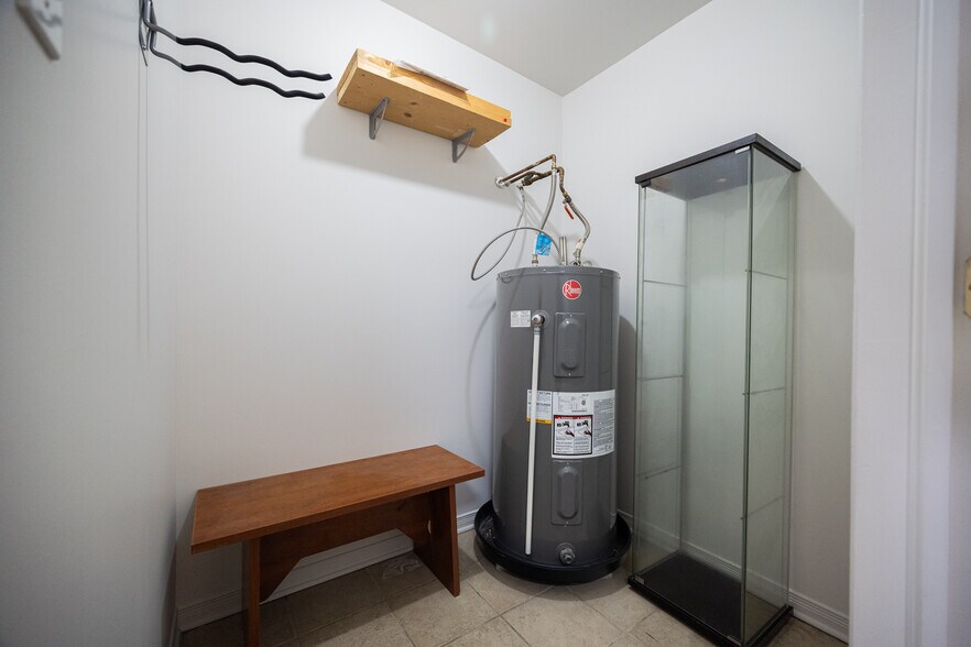 More Photos Of 6982-6984 Saint-Hubert Rue, Montréal Storefront Retail Residential For Sale