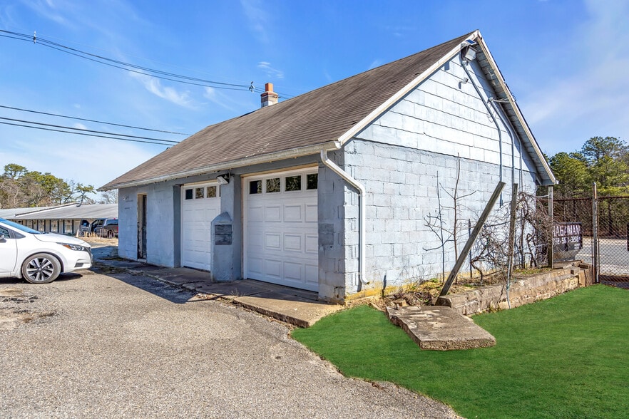 More Photos Of 55 Schoolhouse Rd, Whiting Warehouse For Lease