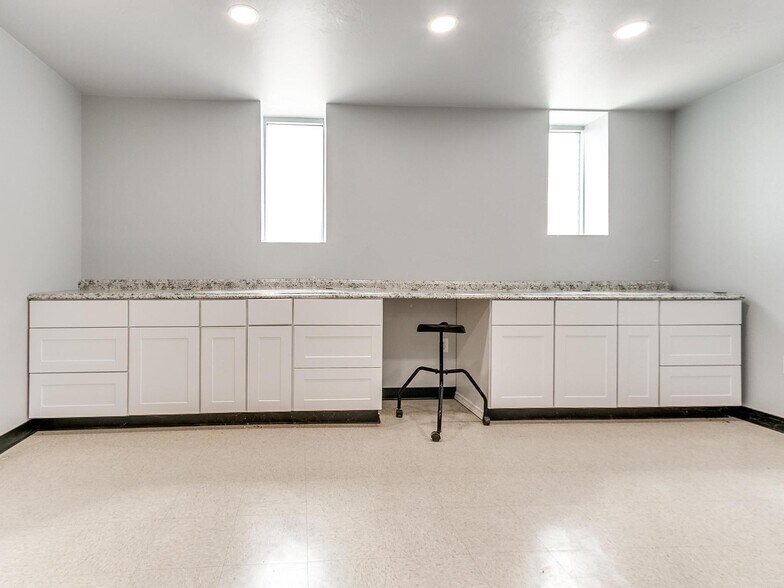 More Photos Of 505 NE 46th St, Oklahoma City Office For Lease
