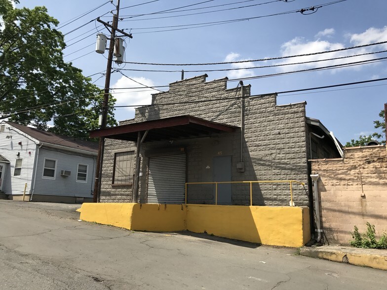 More Photos Of 681 Main St, Belleville Warehouse For Lease