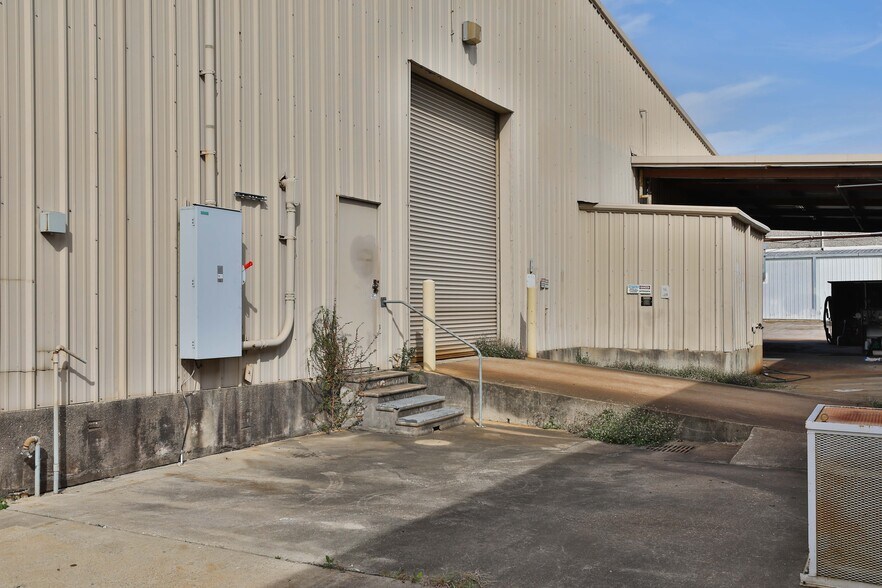 More Photos Of 12130 Highway 3, Webster Unknown For Lease