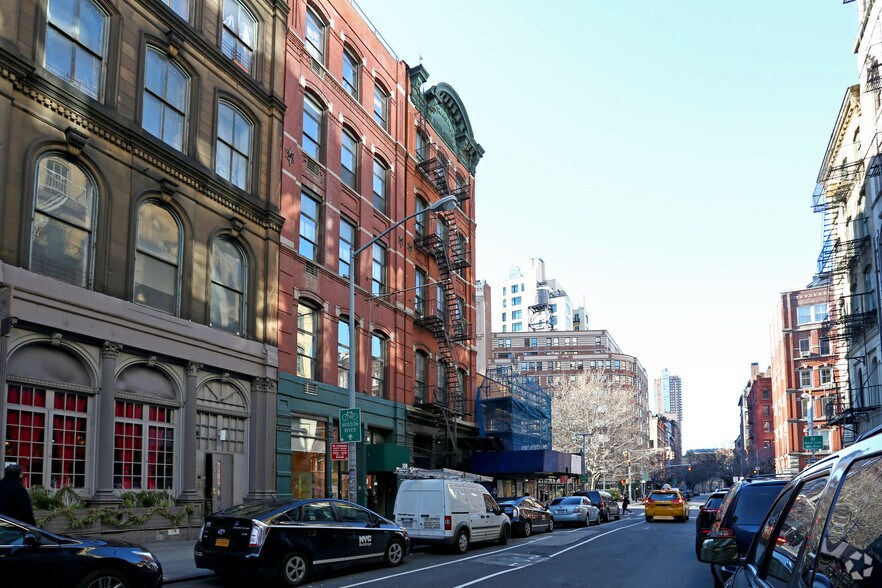 More Photos Of 111 Reade St, New York Apartments For Lease