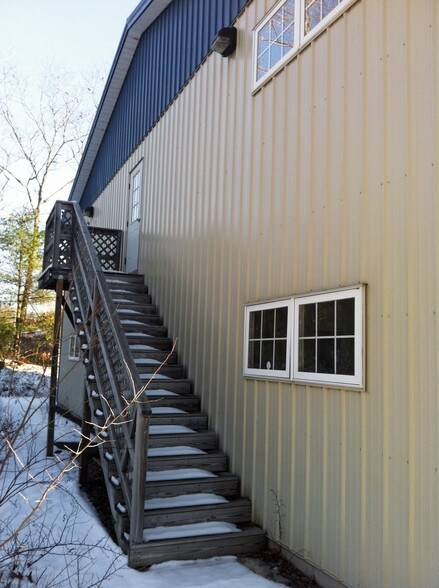 More Photos Of 2210 Portland Rd, Arundel Office For Sale