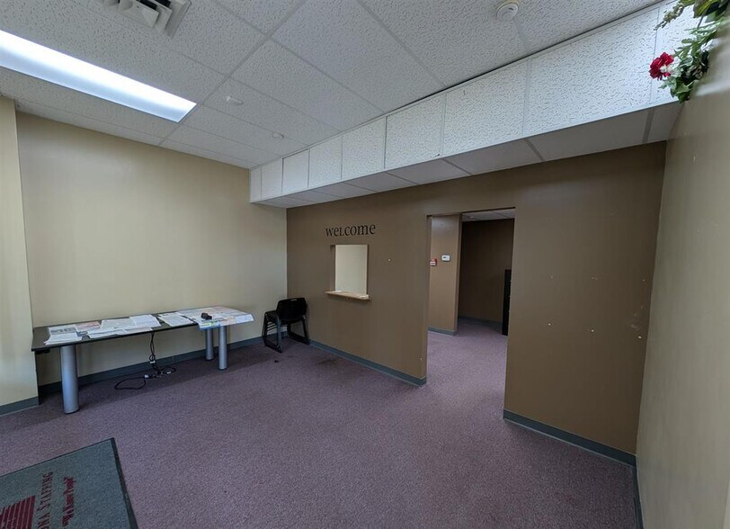 More Photos Of 7501 N University St, Peoria General Retail For Lease