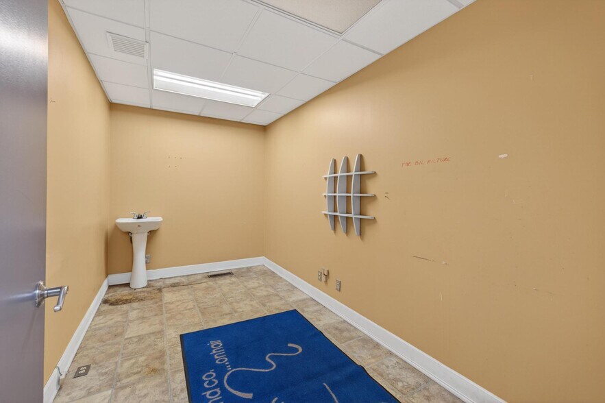 More Photos Of 21 Main St, Hamburg Storefront Retail Office For Sale