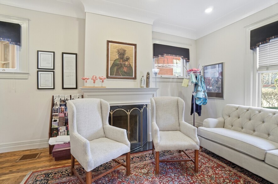 More Photos Of 2406 Auburn Ave, Cincinnati Office Residential For Sale