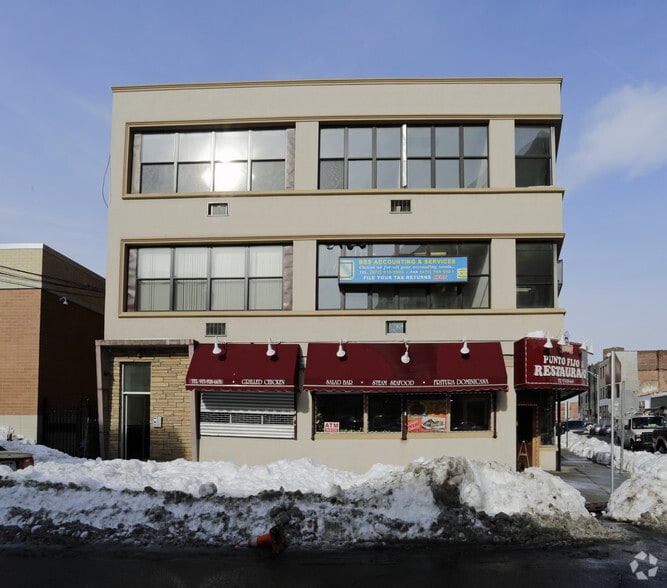 More Photos Of 39-45 Garden St, Passaic Office For Lease