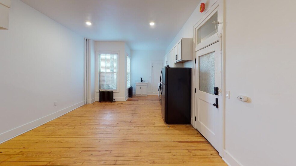 More Photos Of 16 E Lawrence St, Pontiac Apartments For Sale