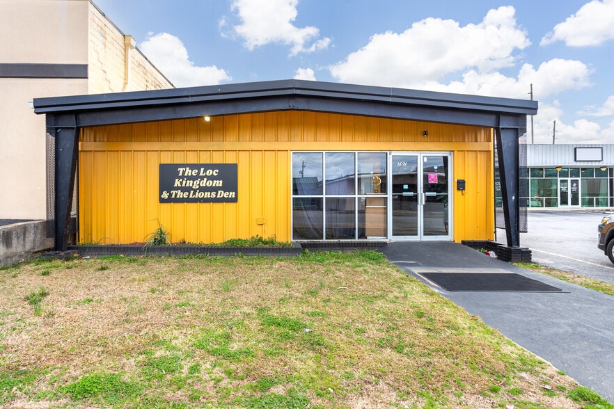 Primary Photo Of 707 Wilmer Ave, Anniston Office For Sale