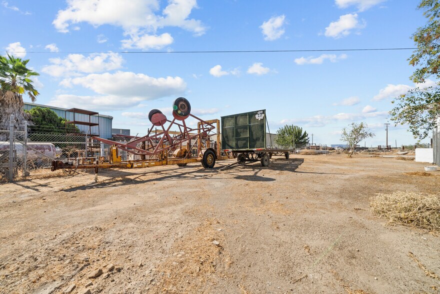 More Photos Of 550 Highway 46, Wasco Warehouse For Sale