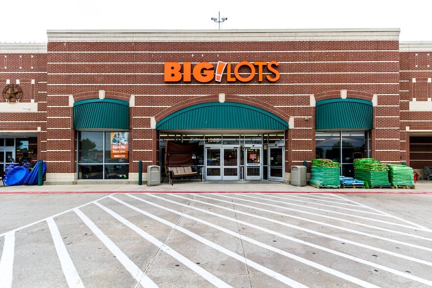 More Photos Of 1540-1580 Keller Pky, Keller Unknown For Lease