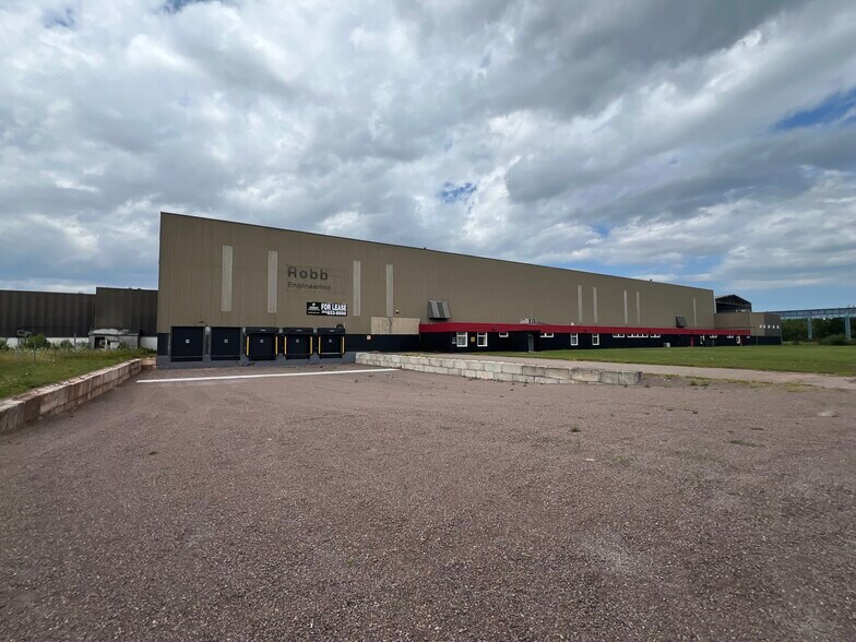 More Photos Of 1 Chandler Rd, Amherst Distribution For Sale