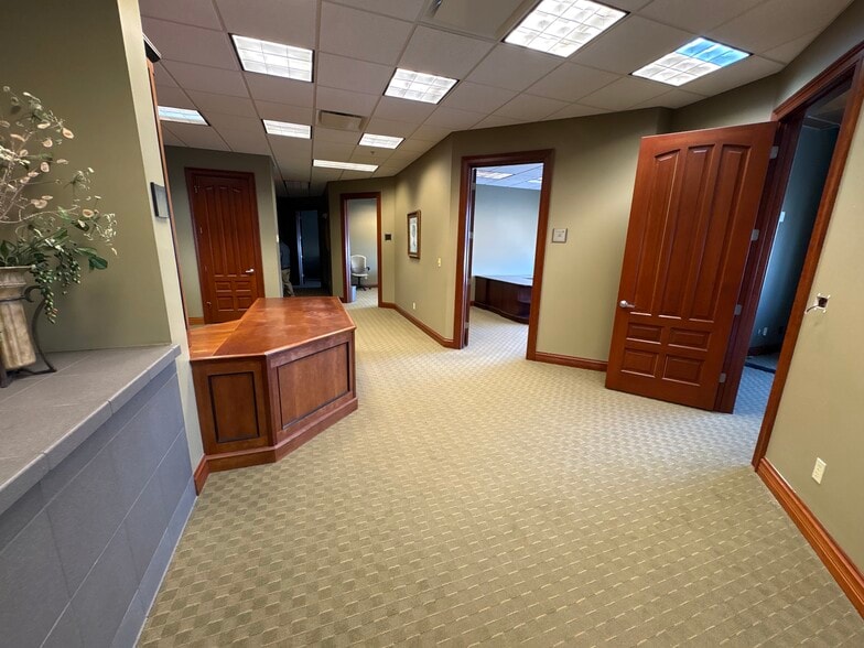 More Photos Of 3589 Sagamore Pky, Lafayette Office For Lease