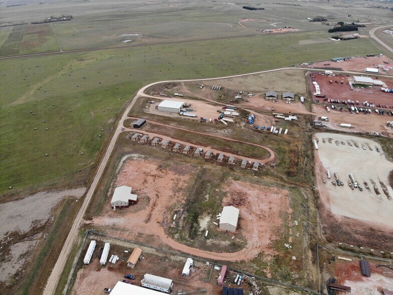 More Photos Of 132 104 Ave S, Killdeer Warehouse For Lease