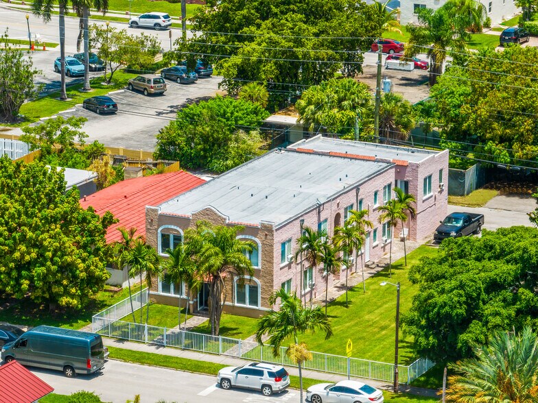 More Photos Of 1621 Van Buren St, Hollywood Apartments For Sale