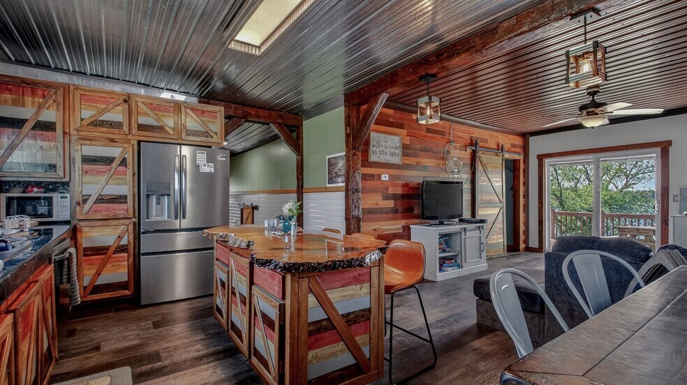 More Photos Of 16061 296th St, Cornell General Retail For Sale