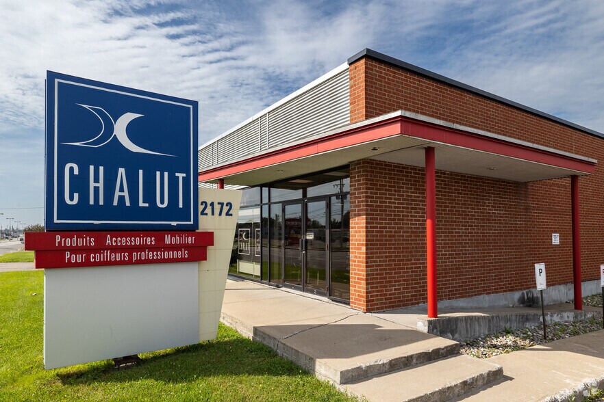 More Photos Of 2172 Boul Du Curé-Labelle, St-Jérôme Showroom For Sale