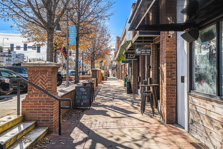 More Photos Of 145 Towne Lake Pky, Woodstock Office For Lease