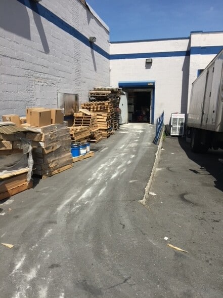 More Photos Of 221 Washington St, Mount Vernon Warehouse For Sale