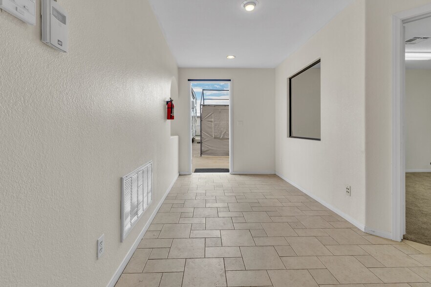 More Photos Of 1338 D St, Ramona Office For Sale