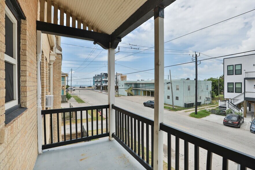 More Photos Of 717 Broadway St, Galveston Apartments For Sale