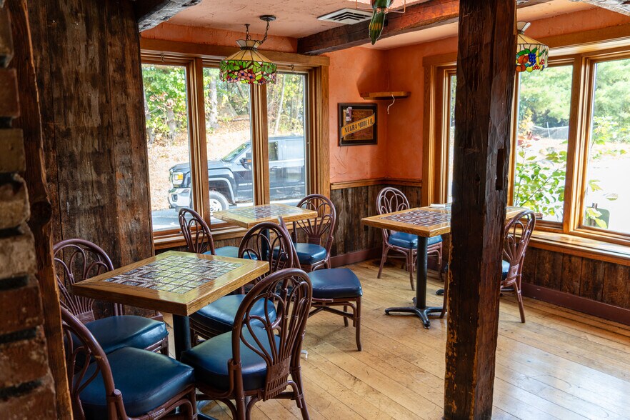 More Photos Of 1871 Forest Ave, Portland Restaurant For Sale
