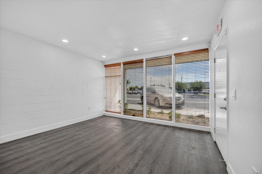 More Photos Of 28-40 E Minarets Ave, Pinedale Medical For Lease