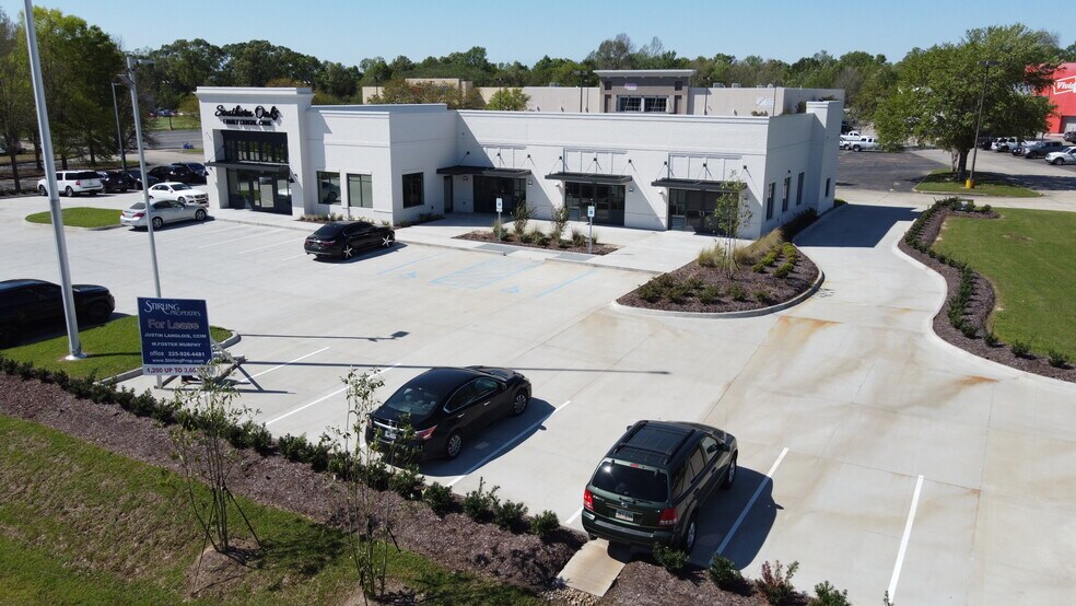 More Photos Of 8670 Airline Hwy, Baton Rouge Storefront Retail Office For Lease