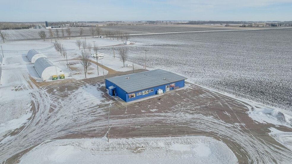 More Photos Of 100 E Jackson St, Okabena Restaurant For Sale