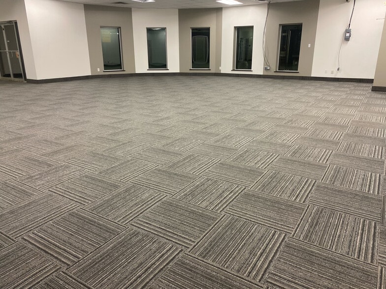 More Photos Of 195 Mackay Cres, Fort McMurray Warehouse For Sale