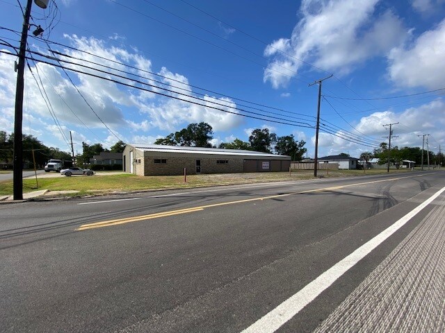 More Photos Of 1501 Dupont, Orange Warehouse For Lease