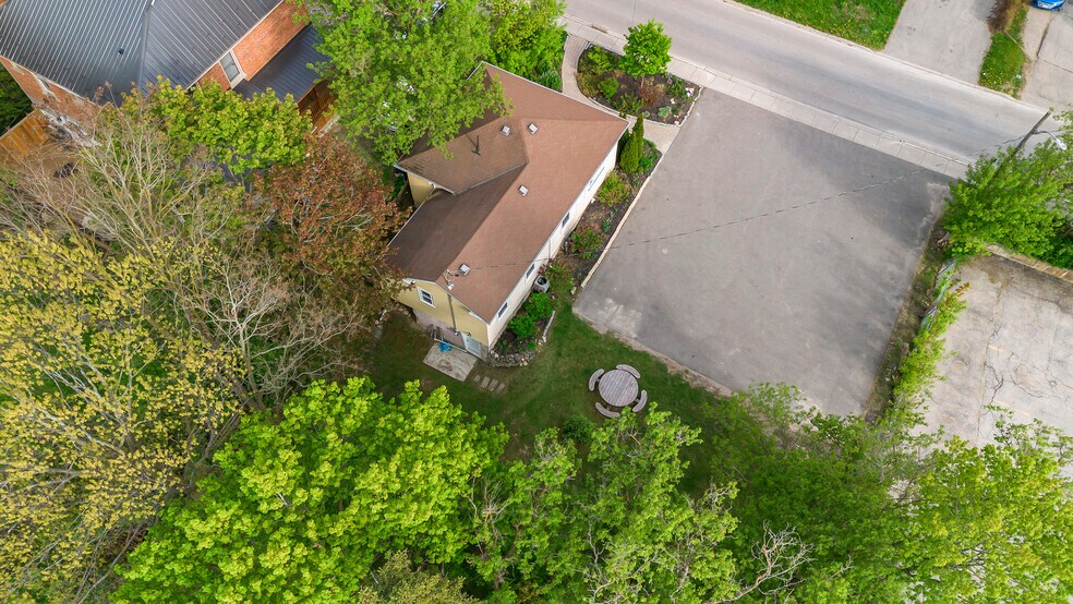 More Photos Of 16 Church St, Orangeville Flex For Sale