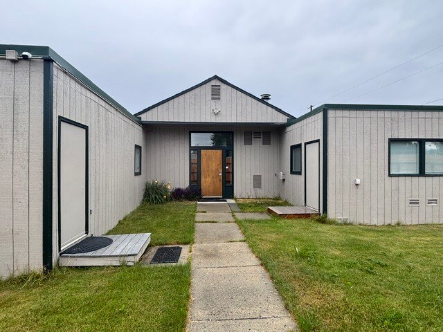 More Photos Of 900 W Fireweed Ln, Anchorage Flex For Sale
