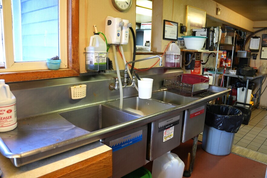 More Photos Of 7707 Dyke Rd, Fair Haven Sports And Entertainment For Sale