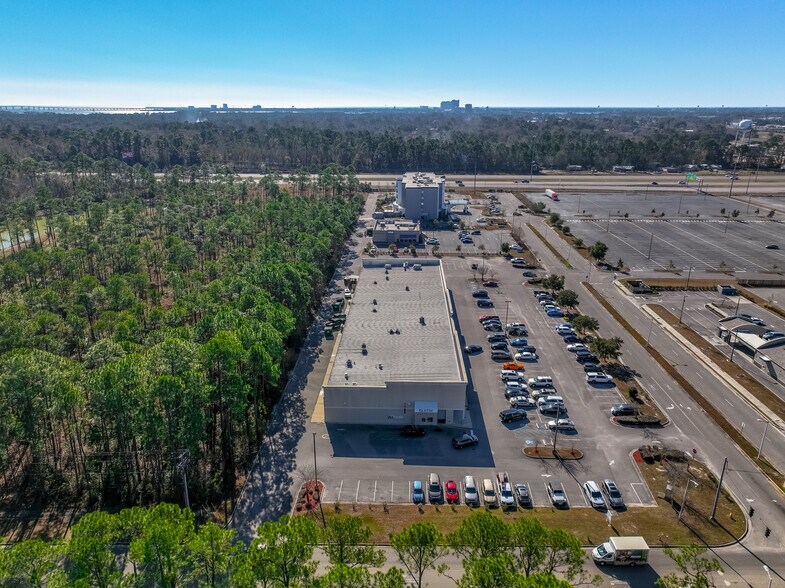 More Photos Of 3179 Mallett Rd, D'Iberville Storefront For Sale