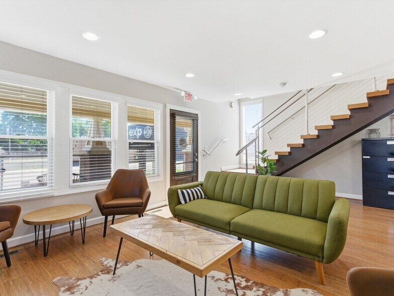 More Photos Of 928 E 11 Mile Rd, Royal Oak Serviced Offices For Lease