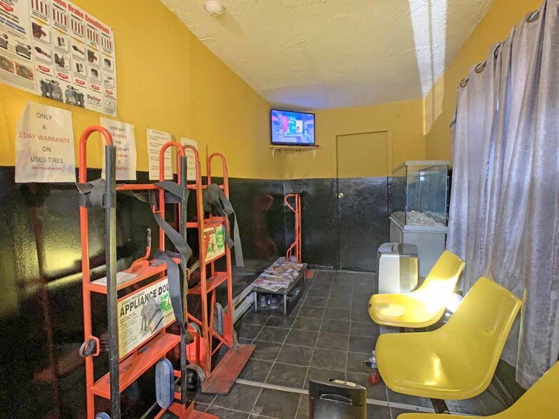 More Photos Of 2254 Castor Ave, Philadelphia Auto Repair For Sale