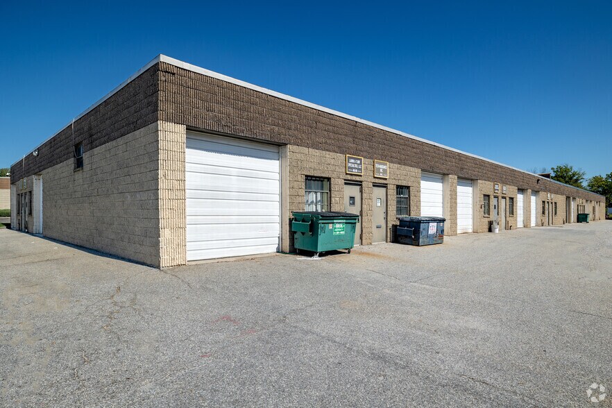 More Photos Of 40 Corbin Ave, Bay Shore Warehouse For Lease
