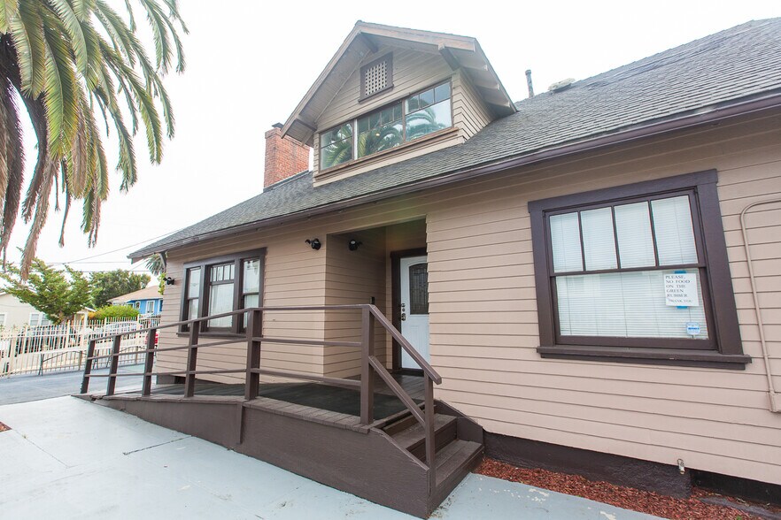 More Photos Of 757 Pier Ave, Santa Monica Office For Sale