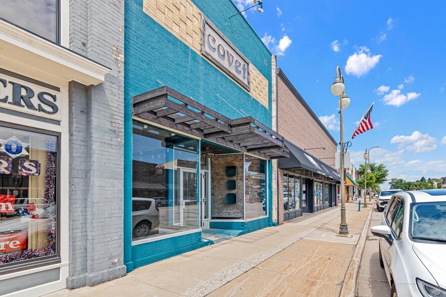 More Photos Of 251 S Knowles Ave, New Richmond Office For Sale