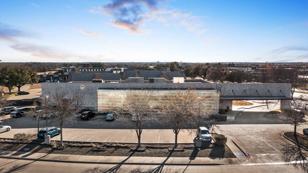 More Photos Of 1750 N Hampton Rd, DeSoto Medical For Sale