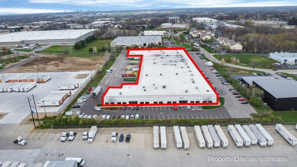 More Photos Of 750 Cross Pointe Rd, Gahanna Warehouse For Lease