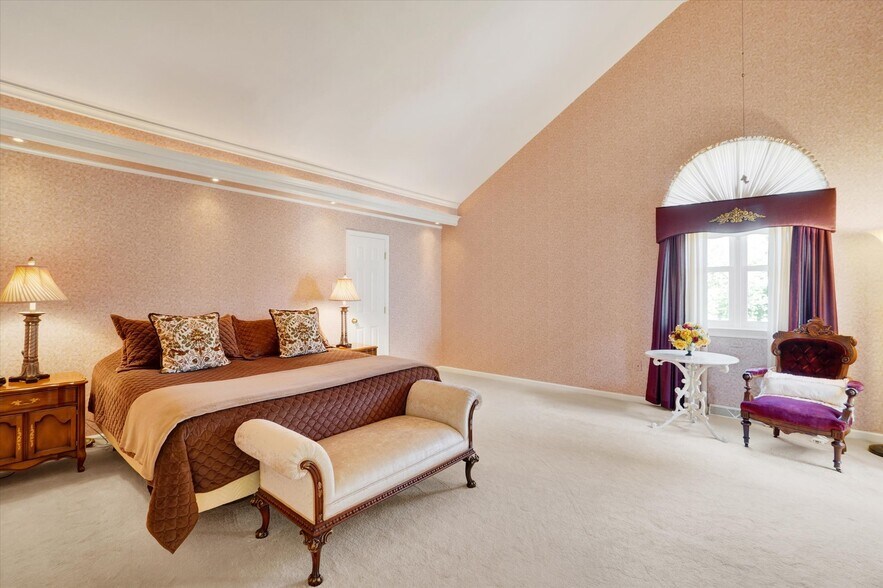 More Photos Of 2553 Roosevelt Ave, York Flex For Sale