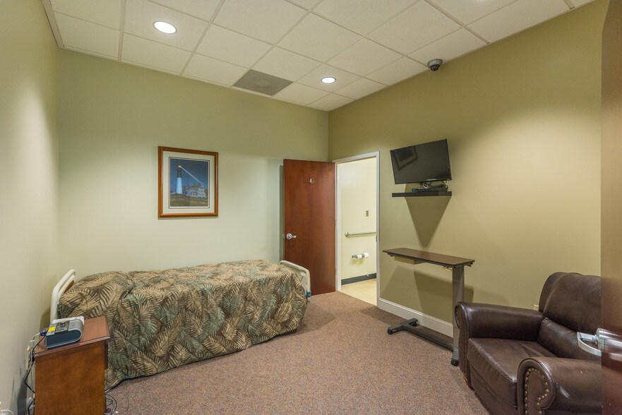 More Photos Of 897 Von Kolnitz Rd, Mount Pleasant Medical For Lease