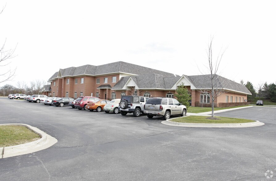 More Photos Of 1870 W Winchester Rd, Libertyville Office For Sale