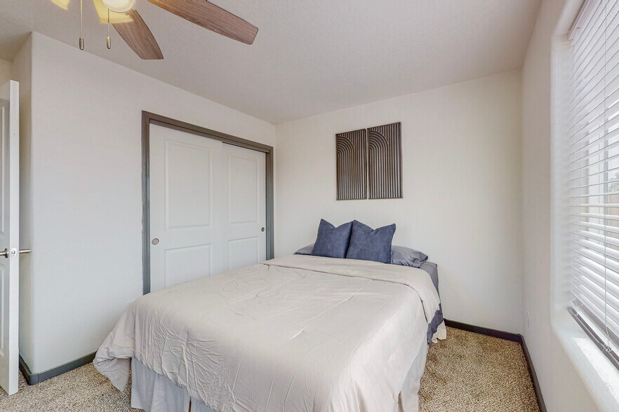 More Photos Of 615 Iron Ave SW, Albuquerque Apartments For Sale
