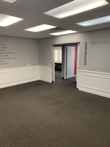 More Photos Of 35427 Dodge Park Rd, Sterling Heights Office For Lease