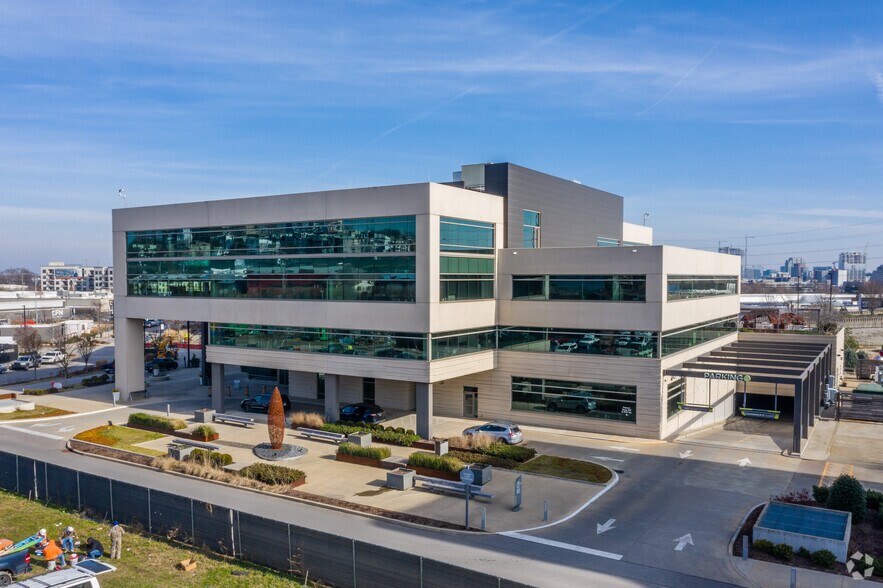 More Photos Of 8 City Blvd, Nashville Office For Lease