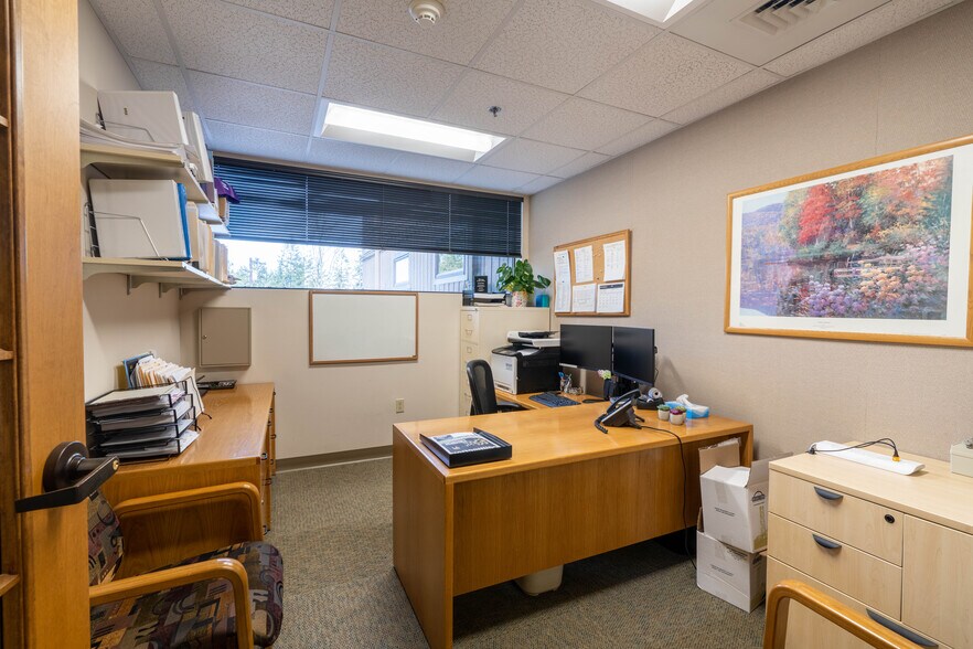 More Photos Of 2699 N 17th St, Coos Bay Medical For Sale