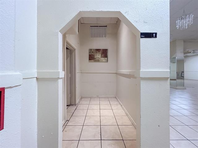 More Photos Of 819 Los Presidentes Ave, Laredo Storefront Retail Office For Sale